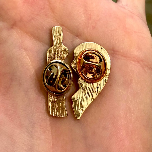 2 in 1 Wine & Broken Heart Enamel Pins - Picture 4 of 5